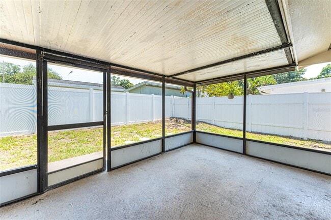 Building Photo - 16017 Woodpine Dr