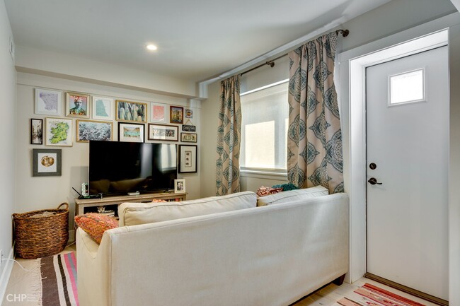 Living Room - Lincoln 1955 N