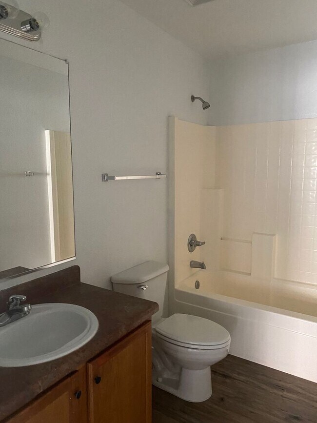 Building Photo - Single level home in Gilbert