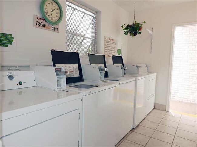 Building Photo - 1851 NE 62nd St