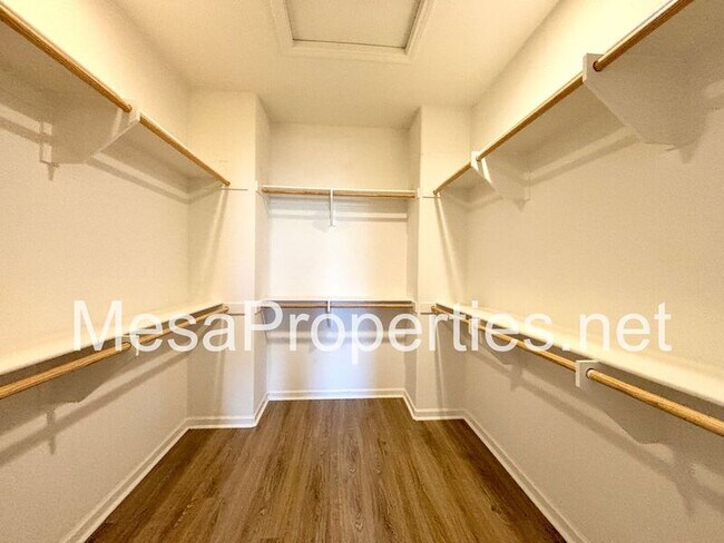 Building Photo - 2922 E Via Fiano