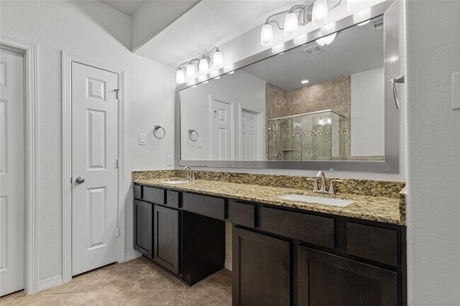 Building Photo - 1507 Peyton Oaks Pl