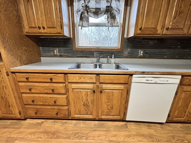 Building Photo - 1500 Murray-Kittrell Rd