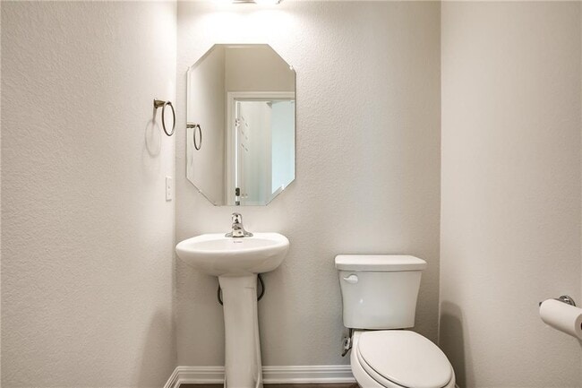 Building Photo - 701 Durness Dr