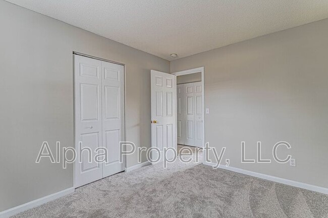 Building Photo - 4 Buzzell Ct
