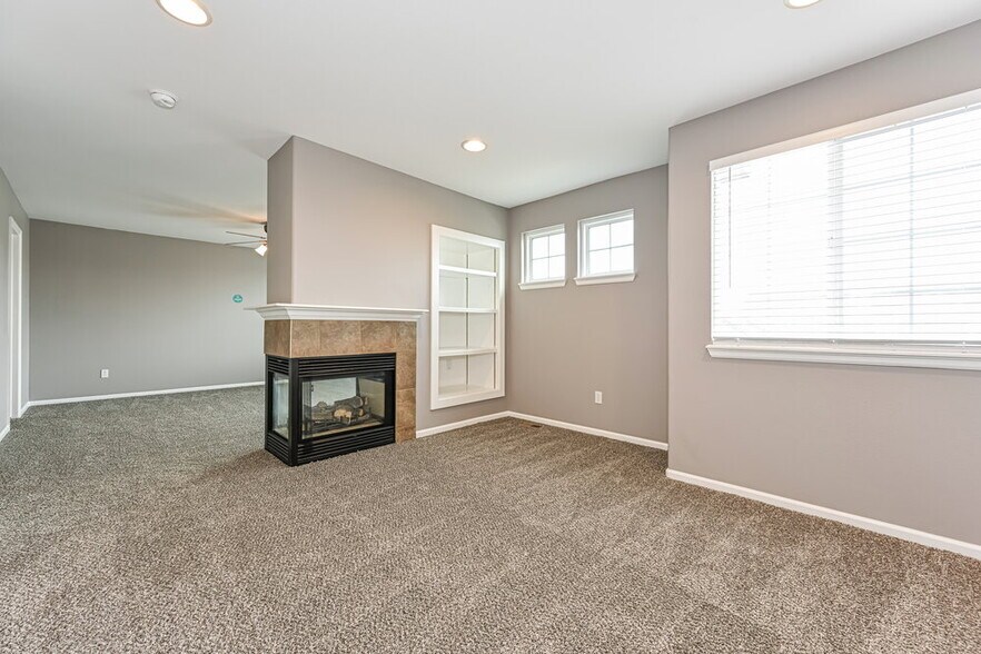 Building Photo - 858 Sundown Dr