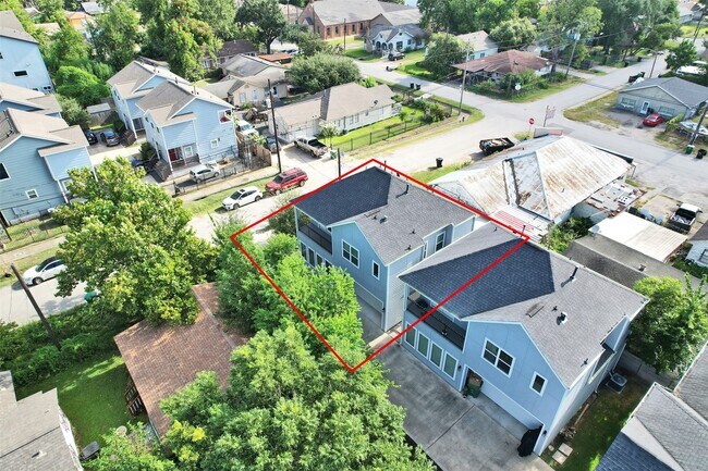 Building Photo - 1118 Bunton St