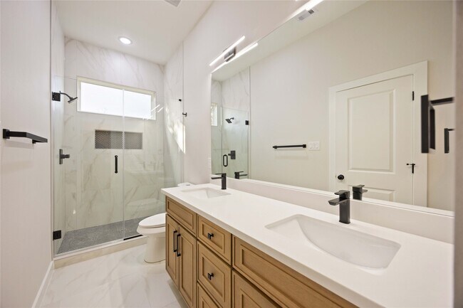 Building Photo - 8110 Brandon St