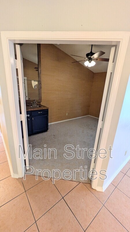 Building Photo - 7171 N 9th Ave