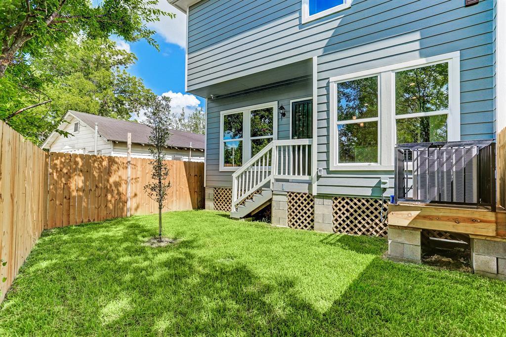 private gated backyard - 3128 Coal St