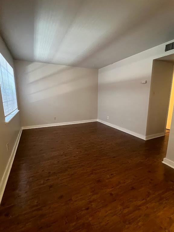 Building Photo - 307 E 31st St