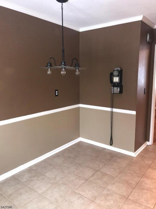 Building Photo - 7D Troy Dr