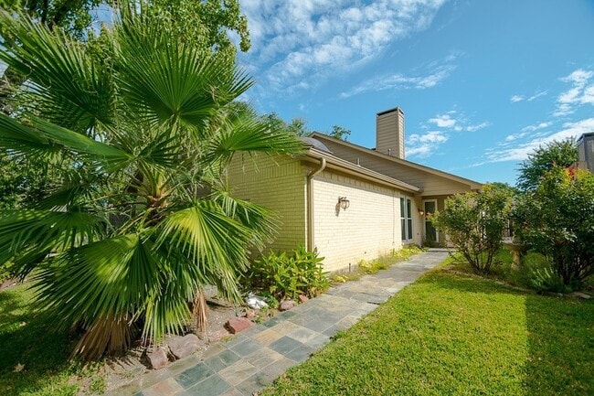 Building Photo - 14816 Sopras Cir