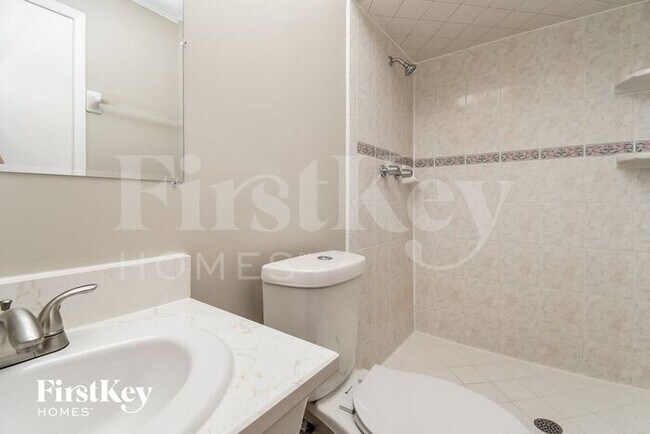 Building Photo - 3572 Fortuna Dr