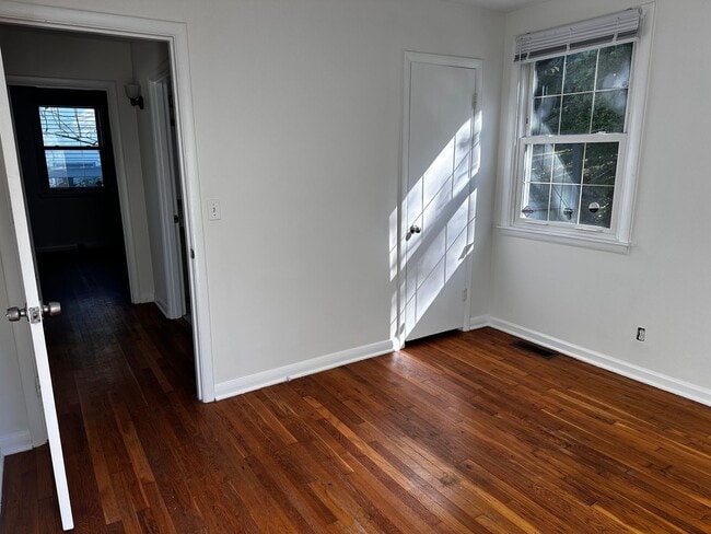 Building Photo - Adorable Sylvan Heights