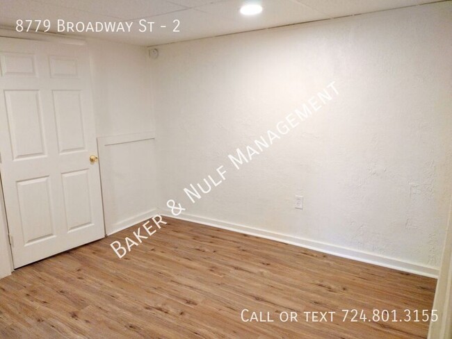 Building Photo - 8779 Broadway St