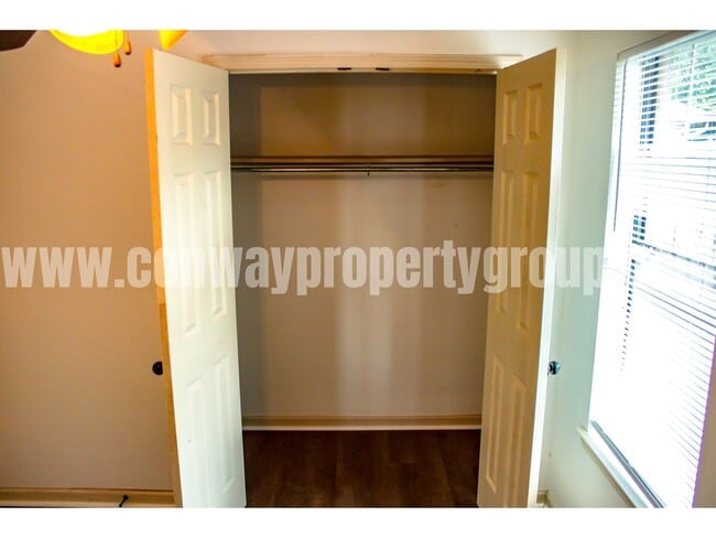 Building Photo - 1750 Longfellow Dr