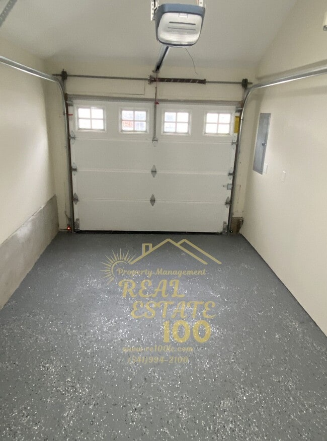 Building Photo - 3429 NW Jetty Ave