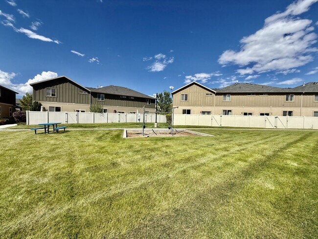 Building Photo - 6928 Village River Ln
