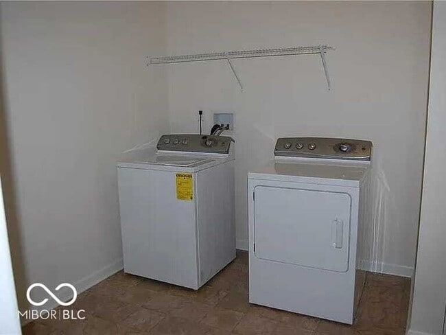 Building Photo - 5340 Tanglewood Ln