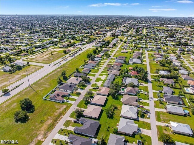 Building Photo - 1722 SW Santa Barbara Pl