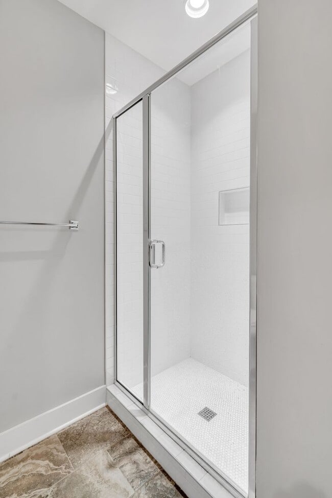 Building Photo - 4 BR, two-story rental with finished basement in WEHO!