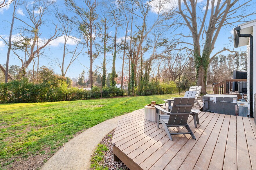 Back Yard (Fully Fenced) - 4112 Saint James Church Rd