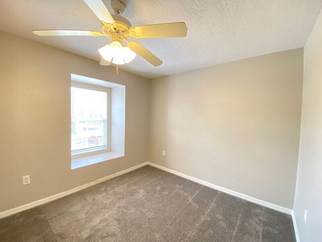 Building Photo - 2715 Andros Ln