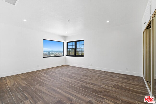 Building Photo - 5266 Veronica St