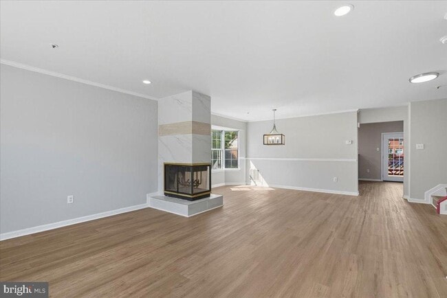 Building Photo - 9208 Fairlane Pl
