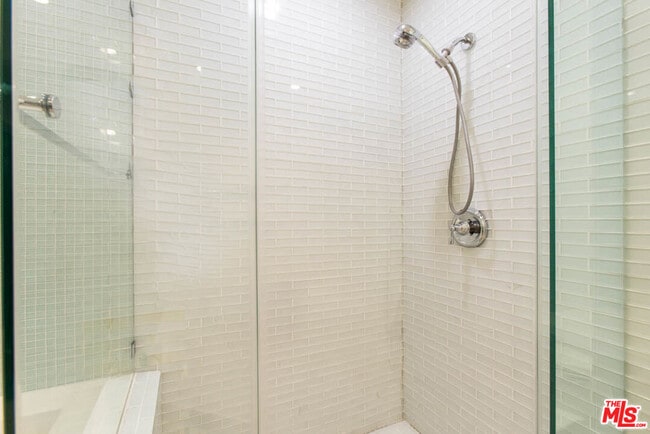 Building Photo - 15500 Sunset Blvd