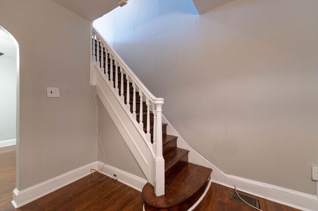 Building Photo - PHA Welcomed! Spacious Home with Private Backyard
