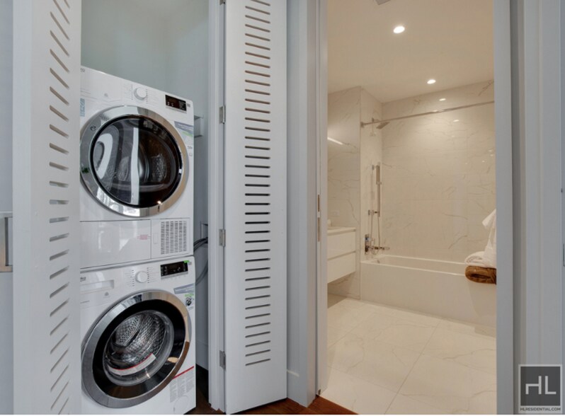 Building Photo - East 44th Street