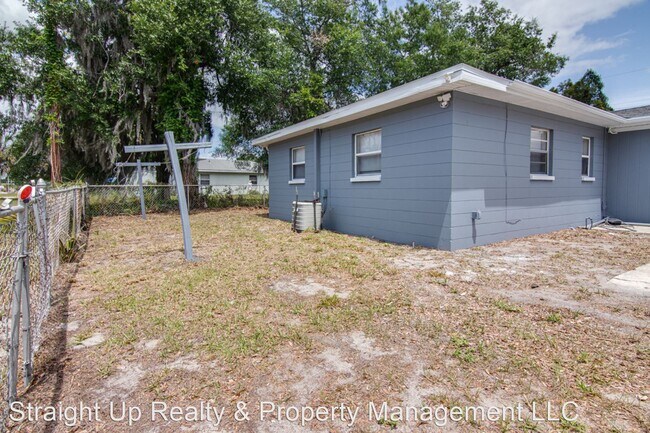 Building Photo - 2 br, 1 bath House - 824 North Florence Av...