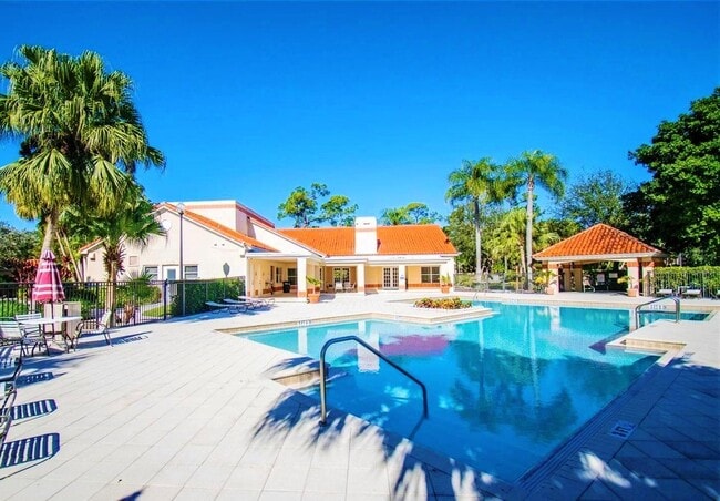 Building Photo - 3350 Pinewalk Dr N