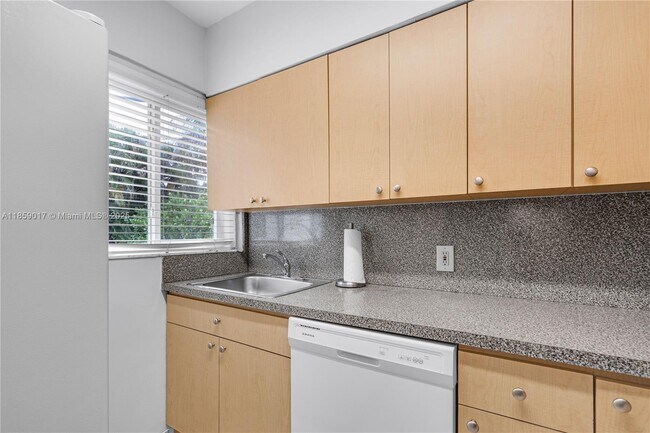 Building Photo - 6257 SW 14th St