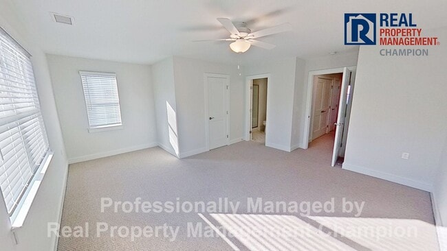 Building Photo - Newly Constructed Luxury Townhomes in Porters Neck