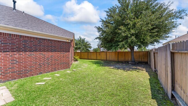 Building Photo - 9954 Knob Hollow Way