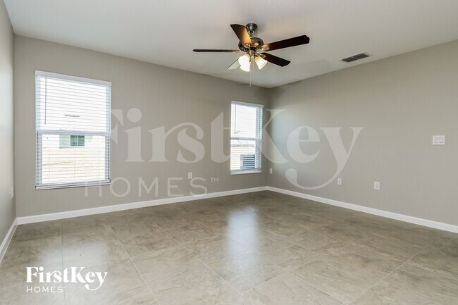 Building Photo - 462 Earhart Dr