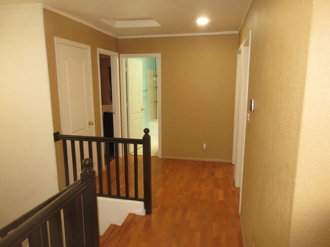 Building Photo - 7320 Desert Eagle Rd NE