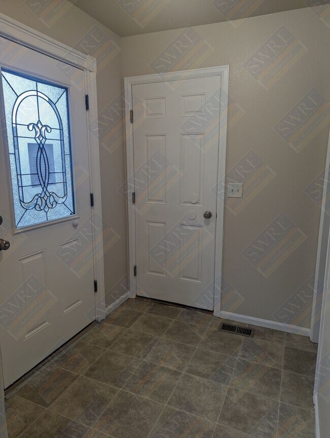 Building Photo - 405 Archers Trail-