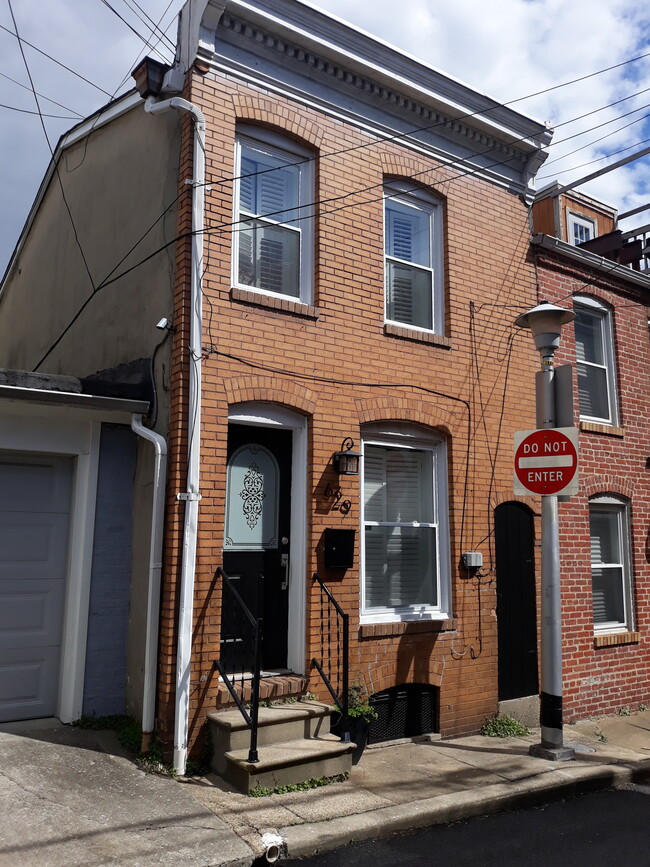 Primary Photo - 629 S Bradford St