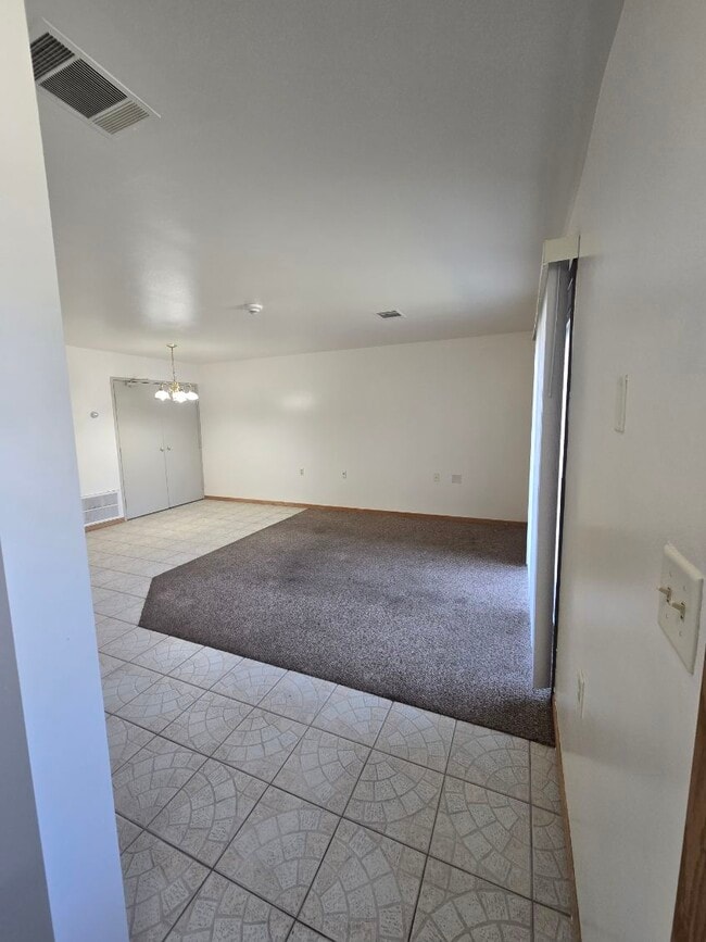 Building Photo - 9020 N Park Plaza Ct