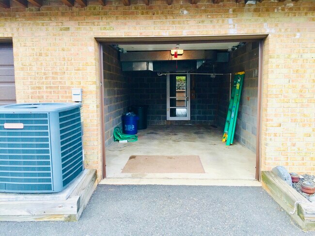 Building Photo - 508 Auten Rd