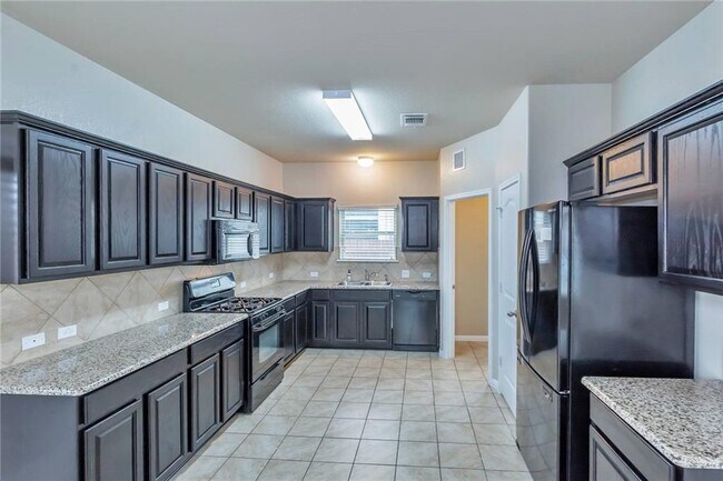 Building Photo - 1408 Blake St