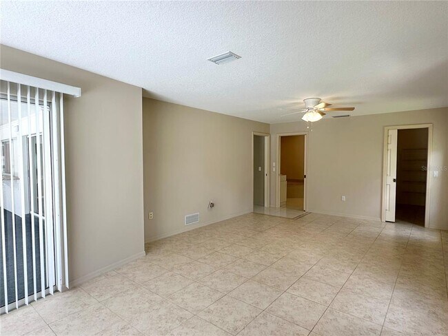 Building Photo - 5024 Southern Pine Cir