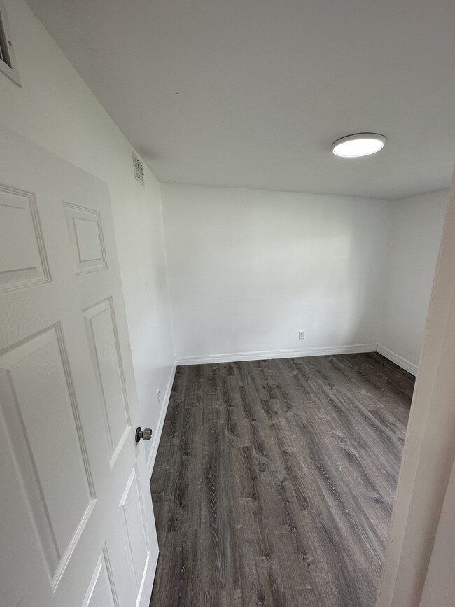 Building Photo - 2383 Chaucer St