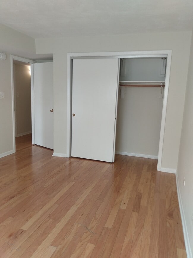 Building Photo - 9511 Lawrence Ct