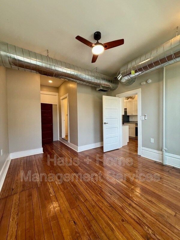 Building Photo - 906 Penn Ave