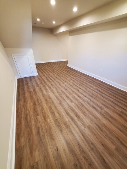 Building Photo - 13815 Village Mill Dr